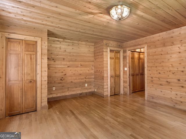 210 Roberts Point Road, Jackson, GA 30233