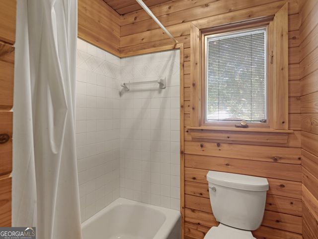210 Roberts Point Road, Jackson, GA 30233