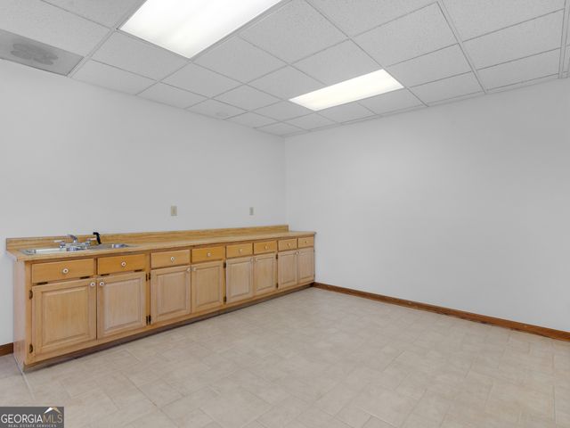 210 Roberts Point Road, Jackson, GA 30233