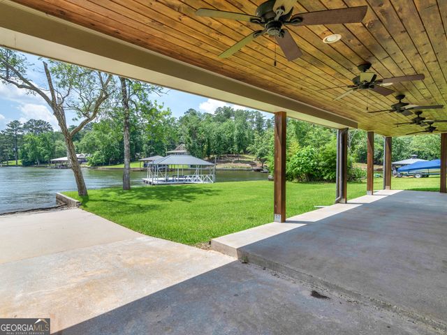 210 Roberts Point Road, Jackson, GA 30233