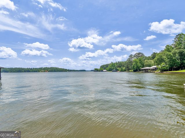 210 Roberts Point Road, Jackson, GA 30233