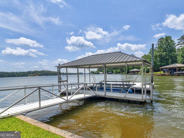 210 Roberts Point Road, Jackson, GA 30233