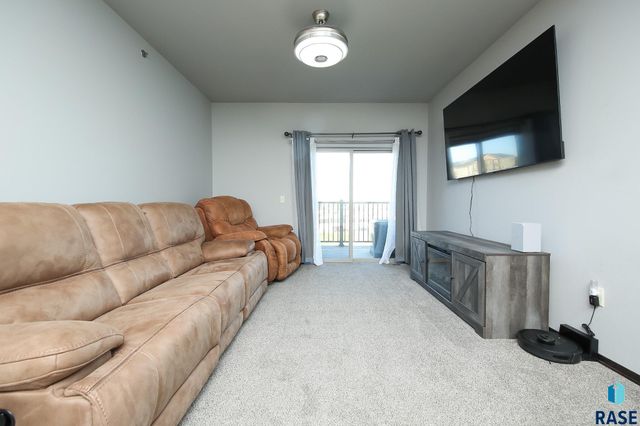 7701 S Townsley Ave Avenue 214, Sioux Falls, SD 57108