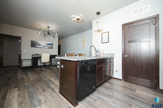 7701 S Townsley Ave Avenue 214, Sioux Falls, SD 57108