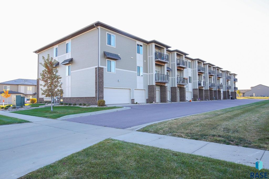 7701 S Townsley Ave Avenue 214, Sioux Falls, SD 57108