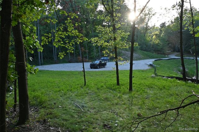 4273 Link Drive, Brighton, MI 48114