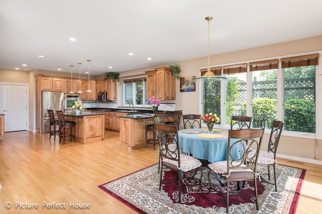 3571 SCOTTSDALE Circle, Naperville, IL 60564