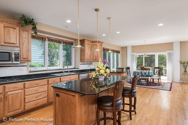 3571 SCOTTSDALE Circle, Naperville, IL 60564