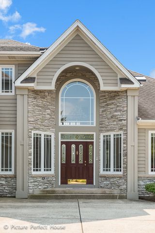 3571 SCOTTSDALE Circle, Naperville, IL 60564