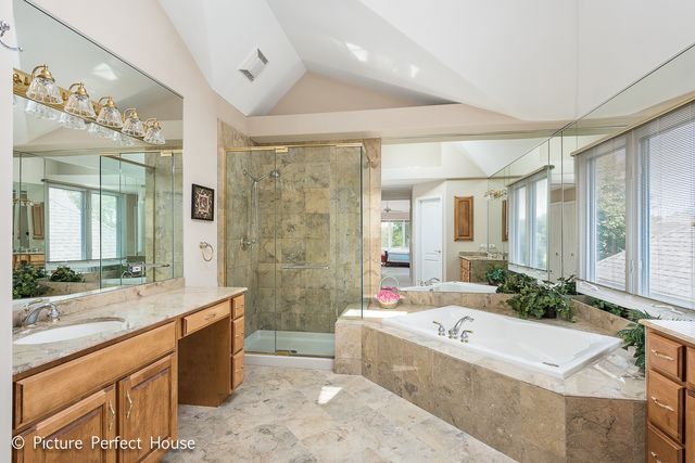 3571 SCOTTSDALE Circle, Naperville, IL 60564