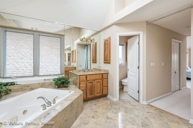 3571 SCOTTSDALE Circle, Naperville, IL 60564