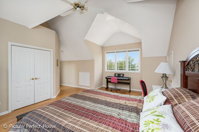 3571 SCOTTSDALE Circle, Naperville, IL 60564