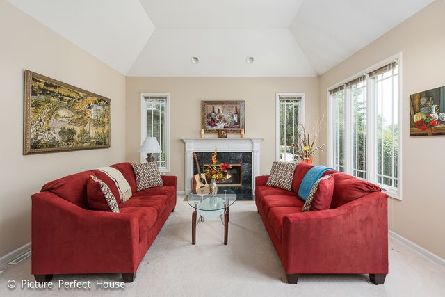 3571 SCOTTSDALE Circle, Naperville, IL 60564