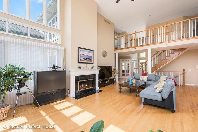 3571 SCOTTSDALE Circle, Naperville, IL 60564