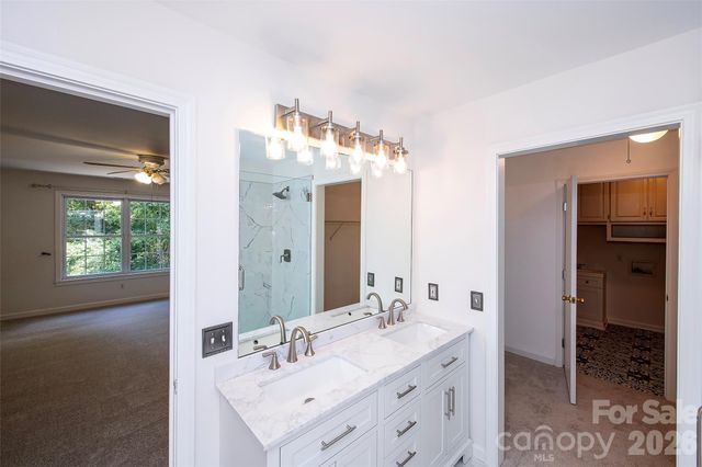 8327 Loma Linda Lane, Waxhaw, NC 28173