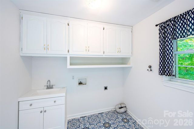 8327 Loma Linda Lane, Waxhaw, NC 28173