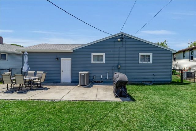 61 Bay Lane, Cheektowaga, NY 14225