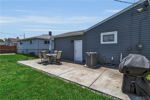 61 Bay Lane, Cheektowaga, NY 14225
