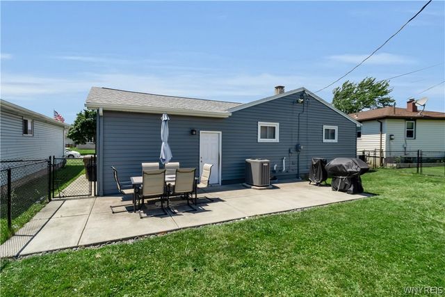 61 Bay Lane, Cheektowaga, NY 14225