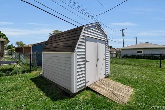 61 Bay Lane, Cheektowaga, NY 14225