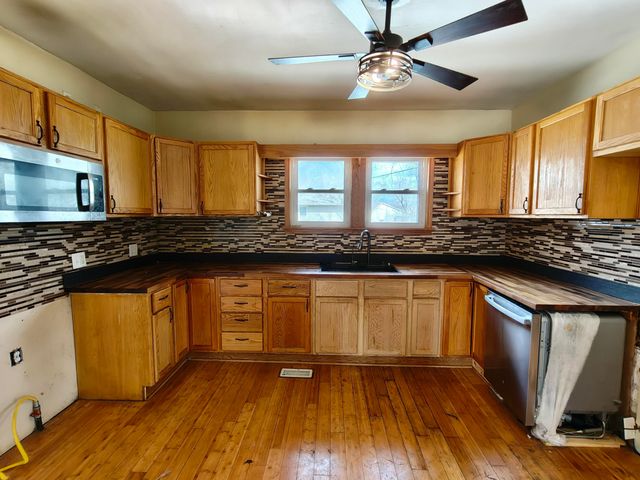 3839 Roche Street, Hobart, IN 46342