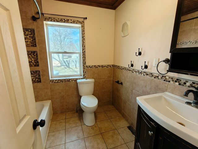 3839 Roche Street, Hobart, IN 46342