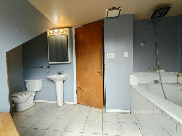 3839 Roche Street, Hobart, IN 46342