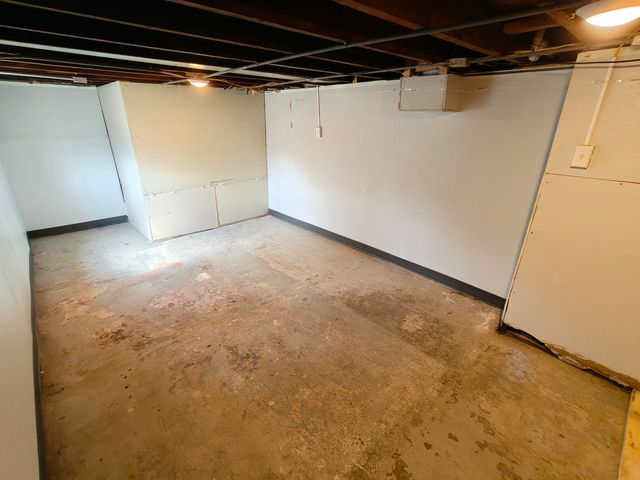 3839 Roche Street, Hobart, IN 46342