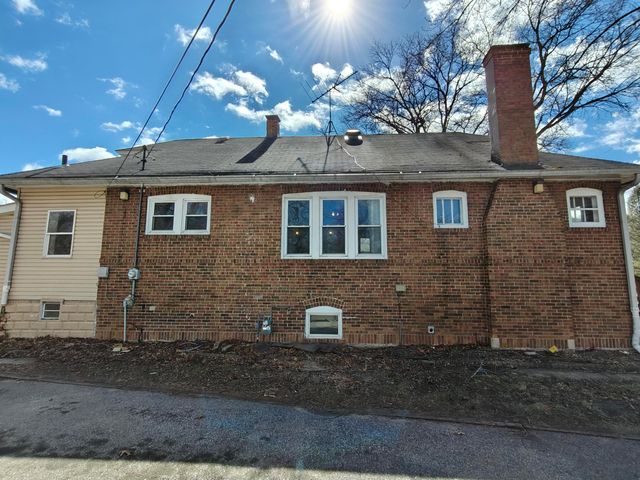 3839 Roche Street, Hobart, IN 46342