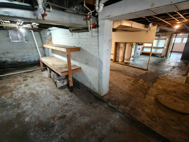 3839 Roche Street, Hobart, IN 46342