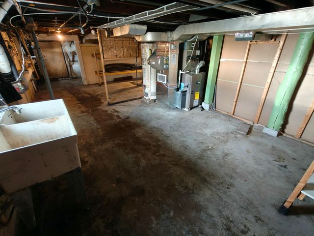 3839 Roche Street, Hobart, IN 46342