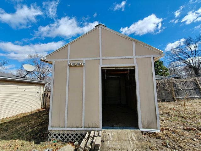 3839 Roche Street, Hobart, IN 46342