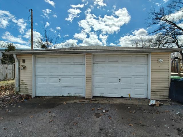 3839 Roche Street, Hobart, IN 46342