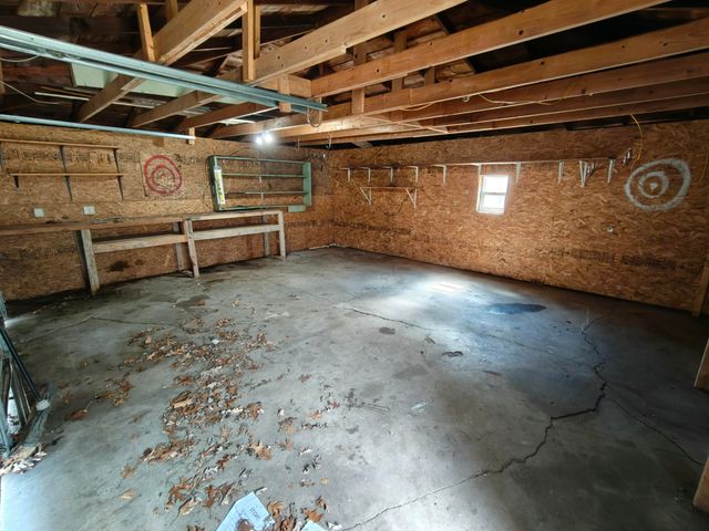 3839 Roche Street, Hobart, IN 46342