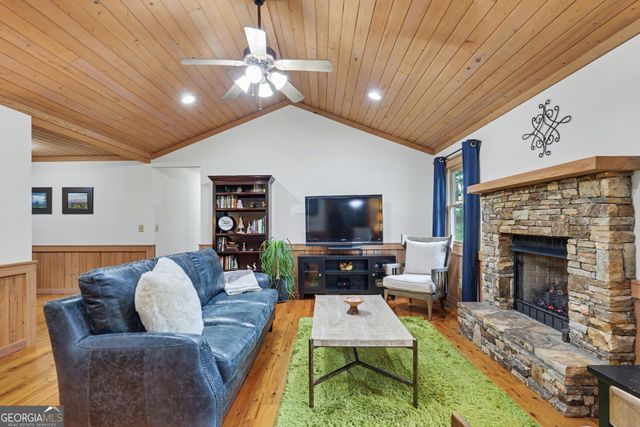 18 Saga Mountain Road, Tiger, GA 30576