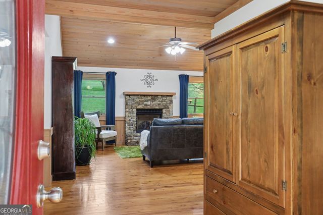 18 Saga Mountain Road, Tiger, GA 30576