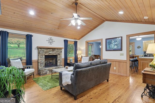 18 Saga Mountain Road, Tiger, GA 30576