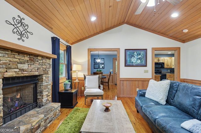 18 Saga Mountain Road, Tiger, GA 30576