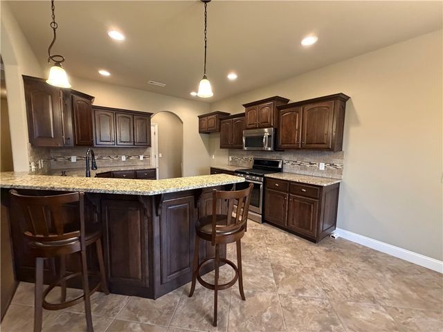 206 Deere Run Drive, Cave Springs, AR 72718