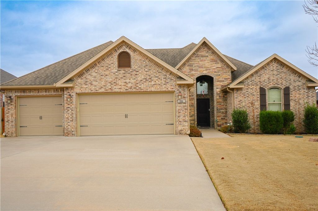 206 Deere Run Drive, Cave Springs, AR 72718