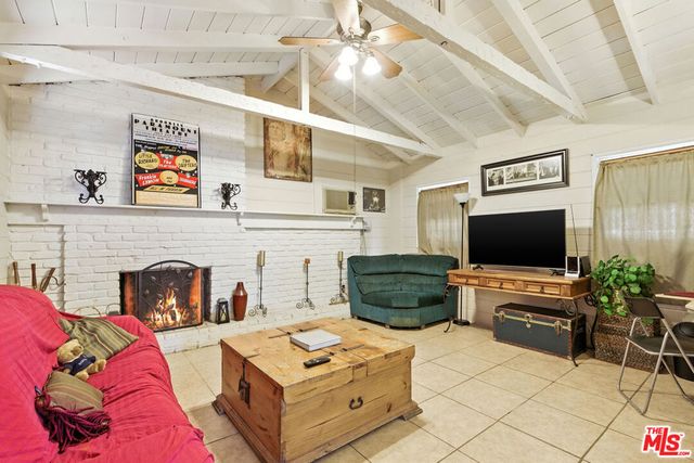 764 Lashburn Street, Sylmar, CA 91342