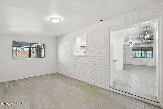 2860 W Calle Del Huerto, Tucson, AZ 85741