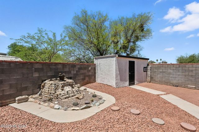 2860 W Calle Del Huerto, Tucson, AZ 85741