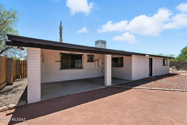 2860 W Calle Del Huerto, Tucson, AZ 85741