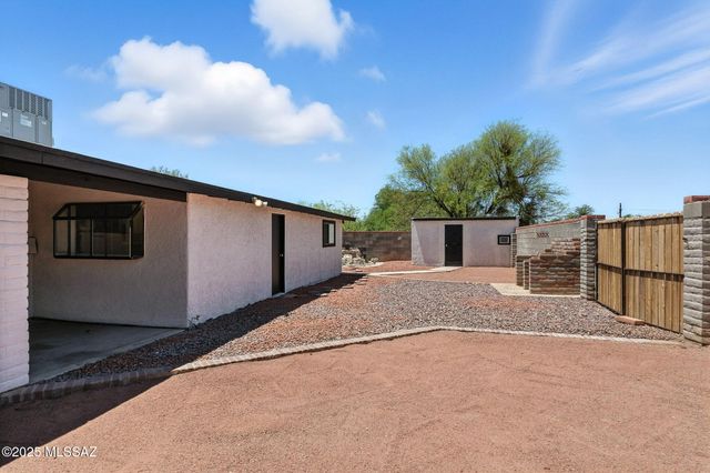 2860 W Calle Del Huerto, Tucson, AZ 85741