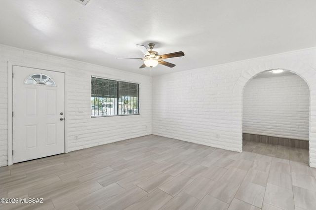 2860 W Calle Del Huerto, Tucson, AZ 85741