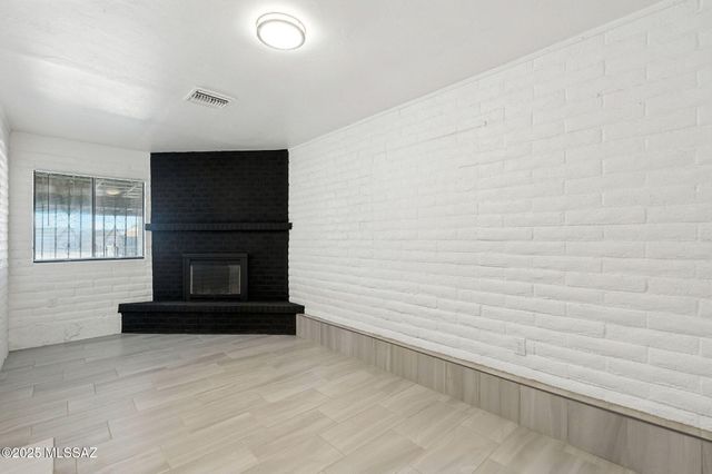 2860 W Calle Del Huerto, Tucson, AZ 85741