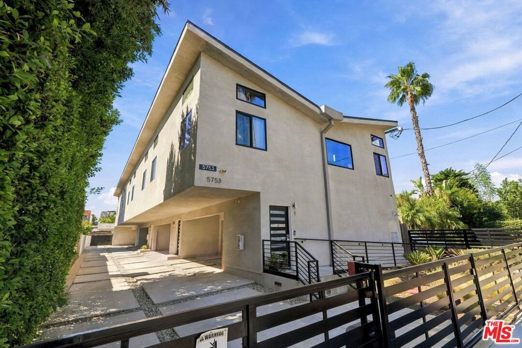 5753 Case Avenue, North Hollywood, CA 91601 — exterior