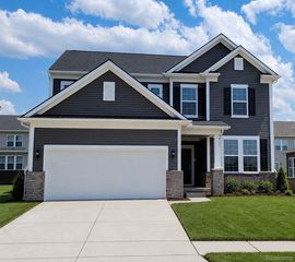 693 Gretchen Lane, Saline, MI 48176