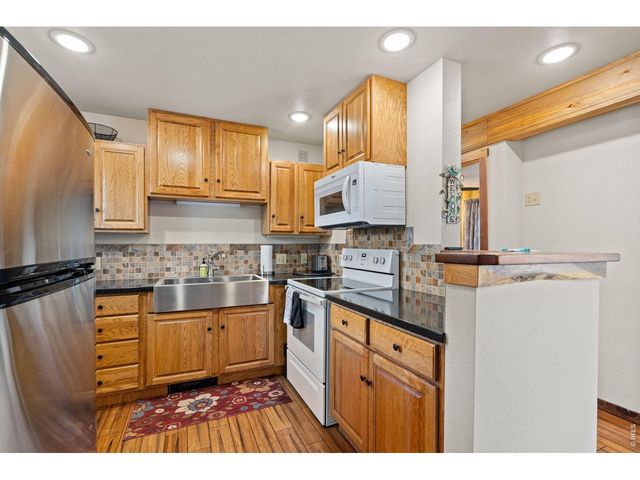 225 Meadow Ln, Bellvue, CO 80512